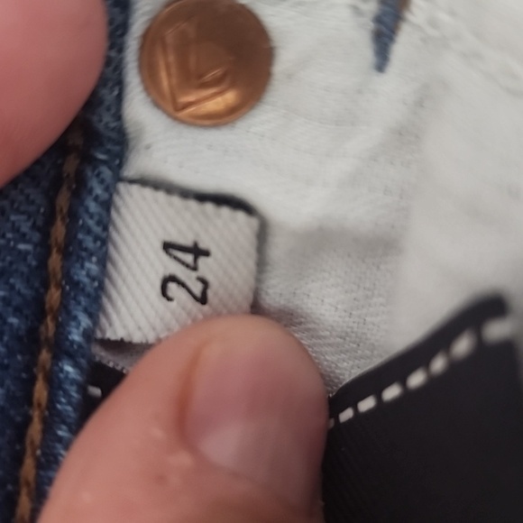 7 for all Mankind Pyper Crop Jeans with Floral Embroidery Firework Indigo Sz 24 - Picture 12 of 13